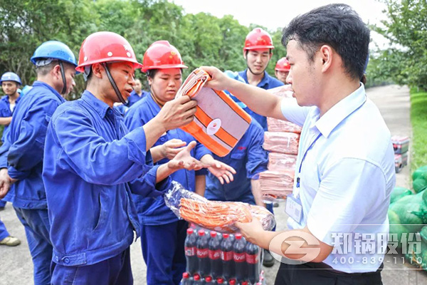 郑州高新区党工委、管委会到环球国际开展送清凉慰问活动
