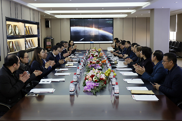 河北省工业和信息化厅厅长龚晓峰莅临环球国际